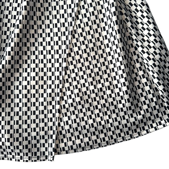 Black and White Patterned Dress - Picture 9 of 16
